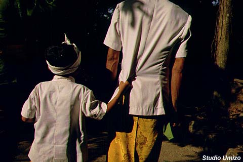 bali940316.jpg (47624 �o�C�g)